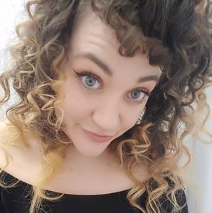 Meet your Posher, Becky